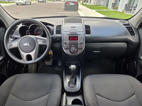 Used 2011 Kia Soul + w/ Audio Pkg FWD image 19