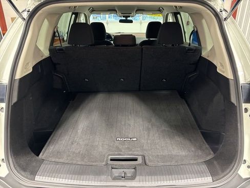 Used 2023 Nissan Rogue S AWD/4WD image 20
