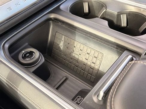 Used 2025 Ford Expedition Platinum AWD/4WD image 22