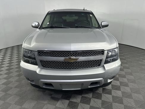 Used 2010 Chevrolet Suburban LTZ image 3