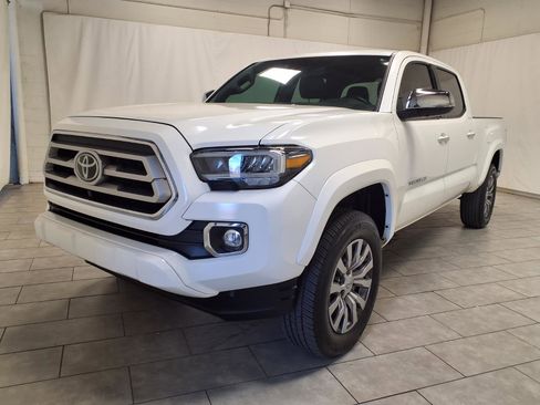 Used 2023 Toyota Tacoma Limited image 3