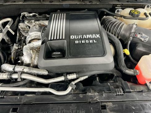 Used 2022 Chevrolet Silverado 1500 LT w/ Protection Package AWD/4WD image 25