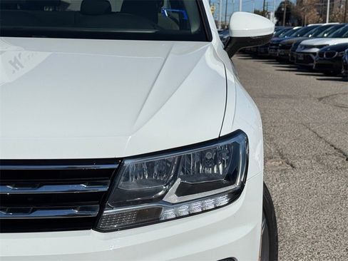 Used 2020 Volkswagen Tiguan SEL image 3