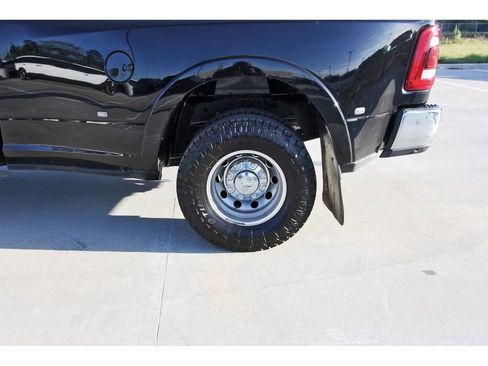 Used 2024 RAM 3500 Limited w/ Towing Technology Group image 30