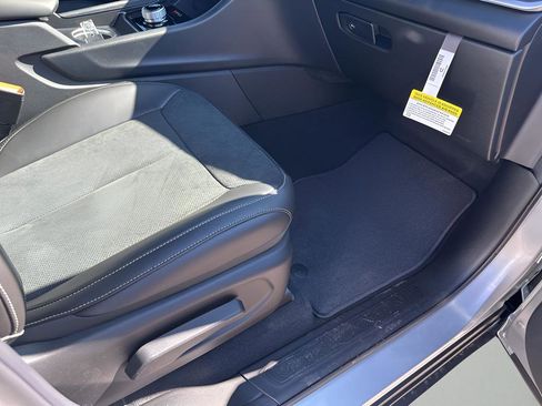 New 2025 Jeep Grand Cherokee Altitude image 16