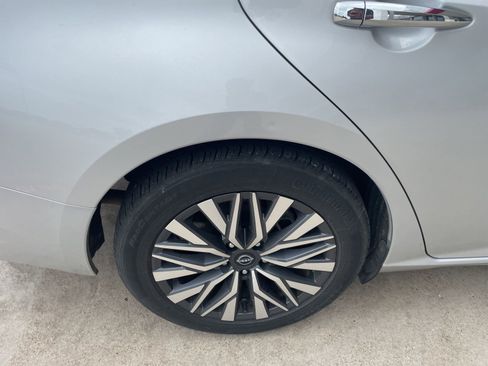 Used 2024 Nissan Altima 2.5 SV FWD image 8