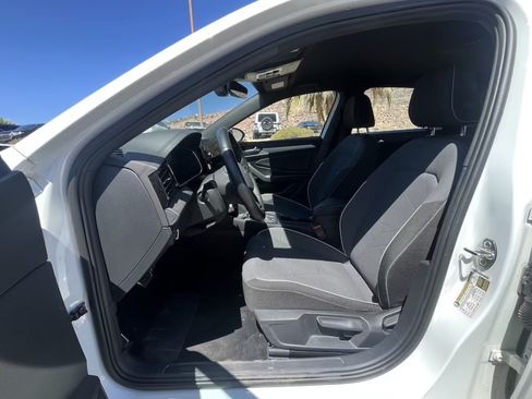 Used 2025 Volkswagen Jetta Sport FWD image 9