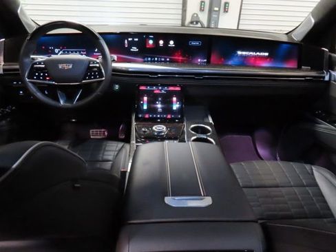 Certified 2025 Cadillac Escalade ESV V w/ LPO, ONYX Package image 28