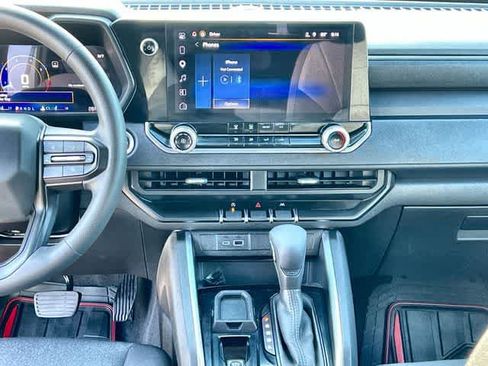Used 2024 Chevrolet Colorado W/T w/ WT Convenience Package RWD image 18