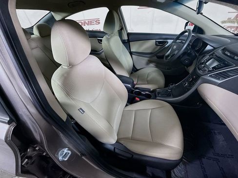 Used 2014 Hyundai Elantra SE w/ Option Group 02 FWD image 29