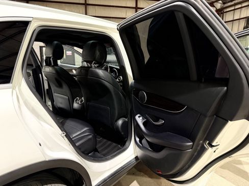 Used 2018 Mercedes-Benz GLC 300 image 21