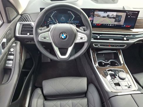 Used 2025 BMW X7 xDrive40i AWD/4WD image 12