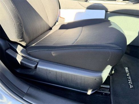 Used 2021 Nissan Sentra SV image 11