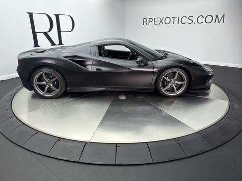 Used 2021 Ferrari F8 Tributo RWD image 18