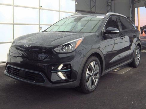 Used 2022 Kia Niro EX Premium w/ Cold Weather Package image 2