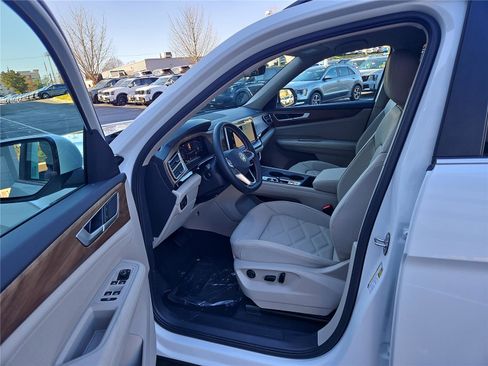 New 2026 Volkswagen Atlas SE image 14