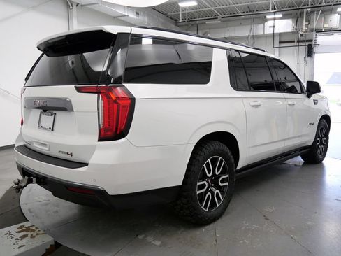 Used 2024 GMC Yukon XL AT4 w/ AT4 Premium Plus Package AWD/4WD image 7
