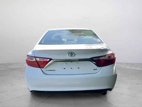 Used 2017 Toyota Camry SE FWD image 4