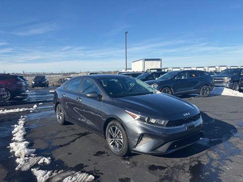 Certified 2023 Kia Forte LXS image 1