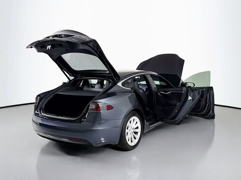 Used 2017 Tesla Model S 100D AWD/4WD image 29