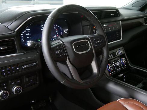 Used 2024 GMC Yukon Denali Ultimate image 10