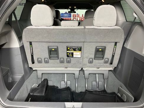 Used 2020 Toyota Sienna L image 11