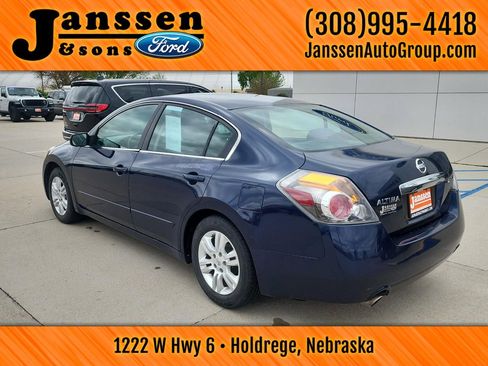 Used 2010 Nissan Altima 2.5 S w/ Convenience Pkg FWD image 11