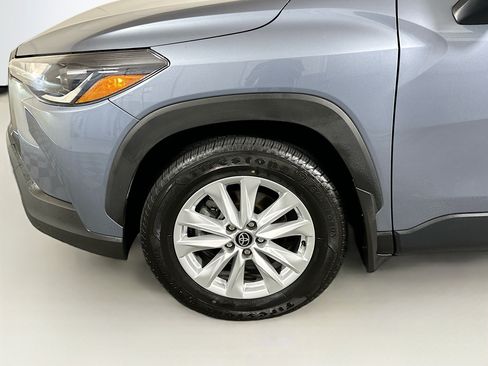 Used 2024 Toyota Corolla Cross LE FWD image 11