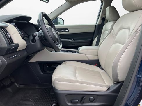 Used 2024 Nissan Pathfinder SL w/ SL Premium Package AWD/4WD image 11