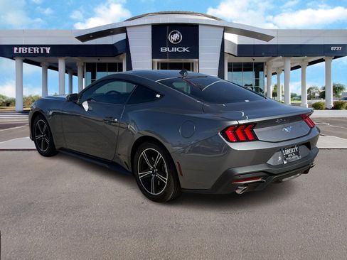 Used 2024 Ford Mustang Coupe image 5