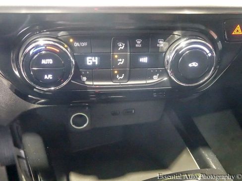 Used 2024 Chevrolet Trax LT w/ Driver Confidence Package FWD image 22