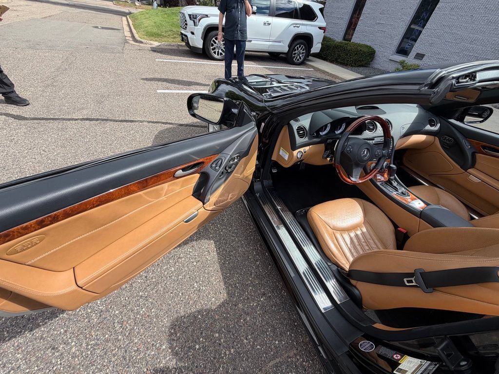 Used 2012 Mercedes-Benz SL 550 image 18