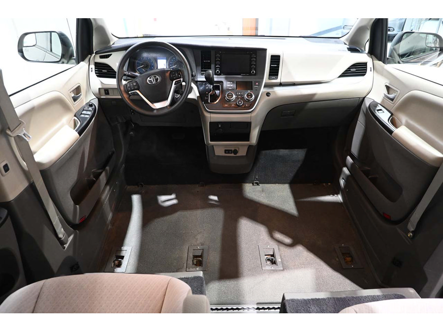 Used 2020 Toyota Sienna LE FWD image 21