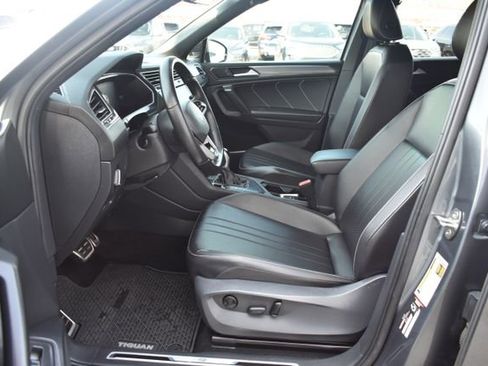 Used 2022 Volkswagen Tiguan SE R-Line FWD image 18