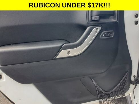 Used 2017 Jeep Wrangler Unlimited Rubicon w/ Cold Weather Group AWD/4WD image 11
