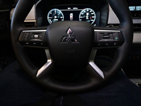 Used 2024 Mitsubishi Outlander SEL Black Edition image 35