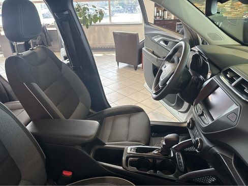 Used 2023 Chevrolet TrailBlazer LT image 28