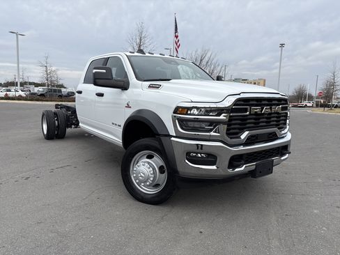 New 2025 RAM 5500 4x4 Crew Cab image 2