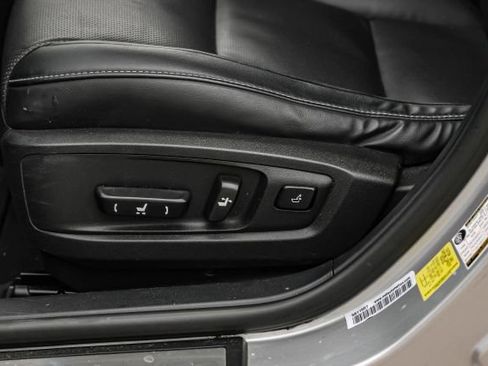 Used 2016 Lexus ES 300h image 41