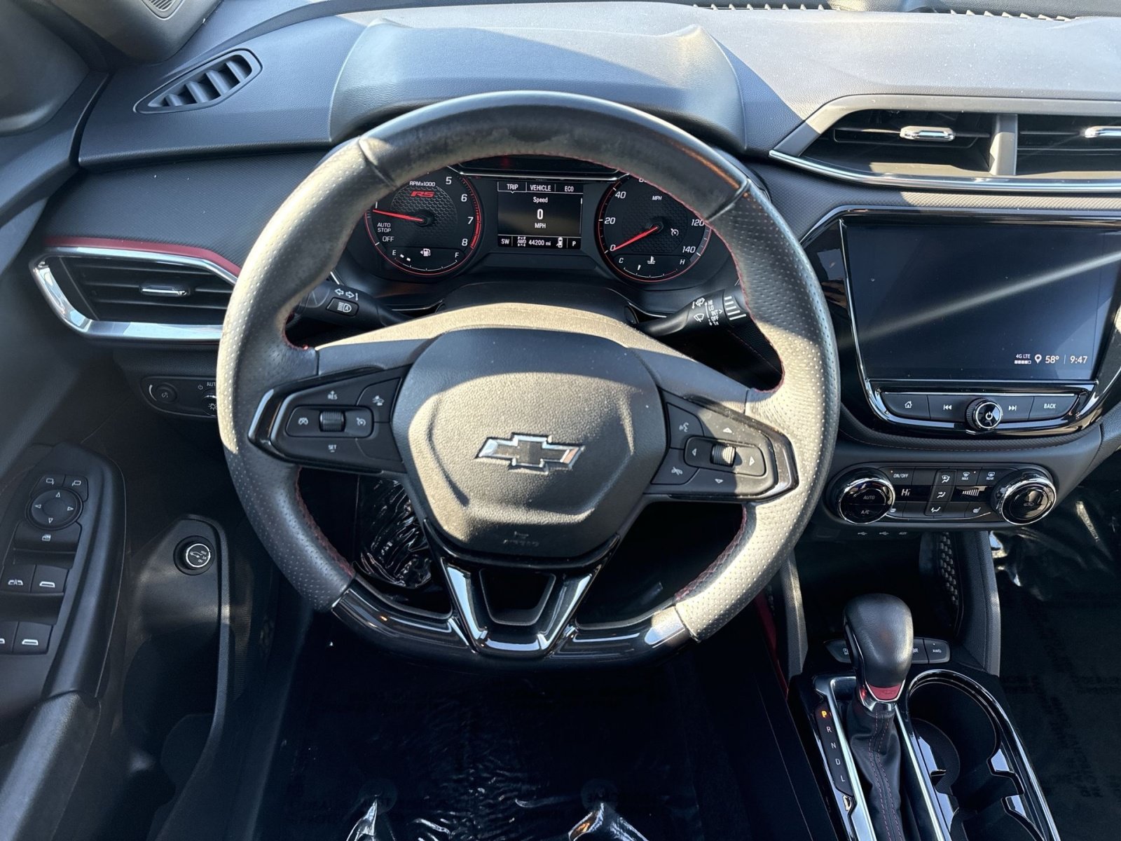 Used 2021 Chevrolet TrailBlazer RS w/ Sun and Liftgate Package AWD/4WD image 17