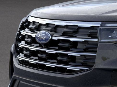 Used 2026 Ford Explorer Active AWD/4WD image 16