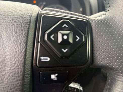 Used 2021 Toyota 4Runner Venture w/ Moonroof Package AWD/4WD image 19
