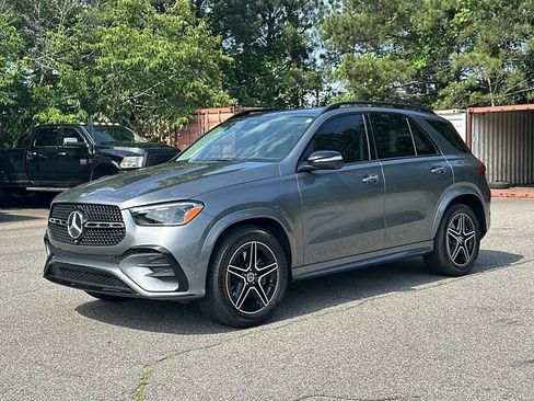 Used 2024 Mercedes-Benz GLE 350 4MATIC image 3
