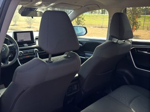 Used 2024 Toyota RAV4 XLE image 21