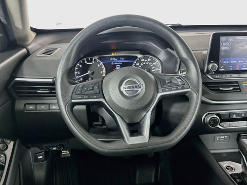 Used 2021 Nissan Altima 2.5 SV FWD image 18