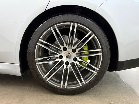 Used 2016 Porsche Panamera S image 12