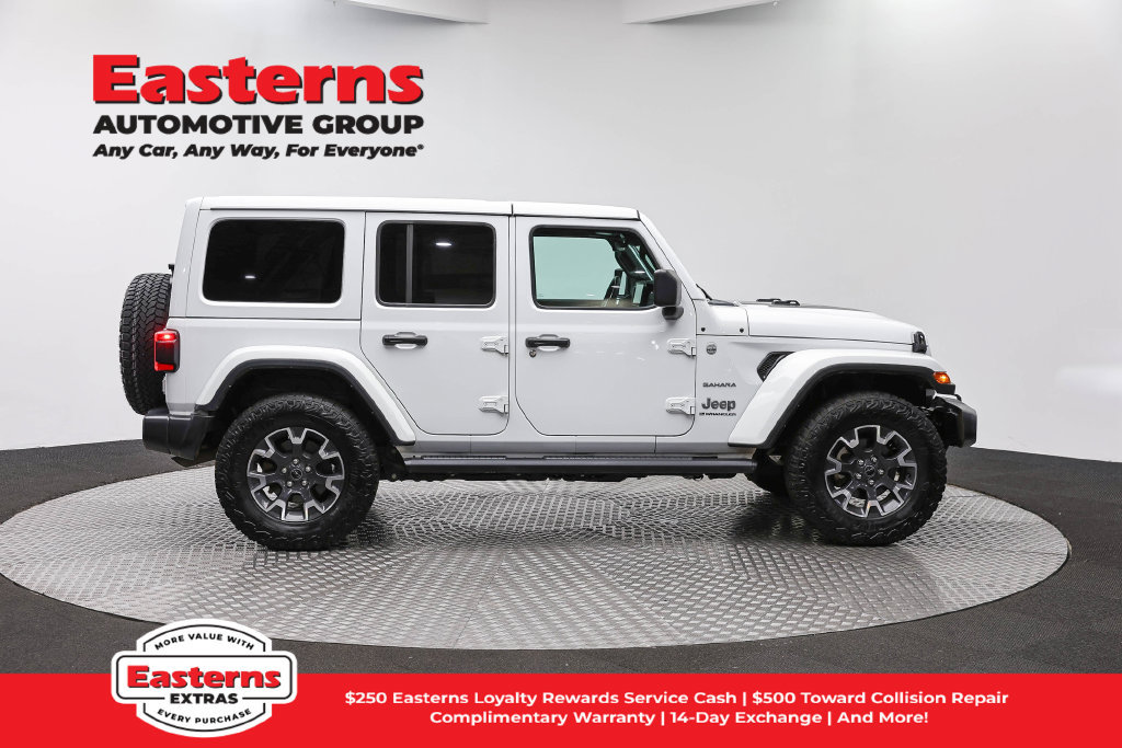 Used 2024 Jeep Wrangler Unlimited Sahara w/ Dual Top Group AWD/4WD image 5