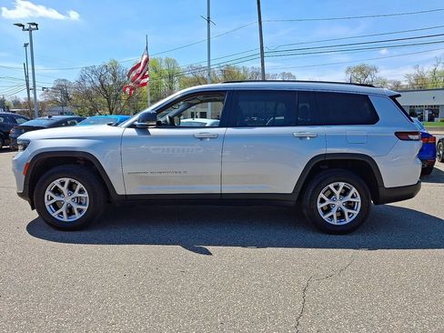 Used 2023 Jeep Grand Cherokee L Limited AWD/4WD image 5