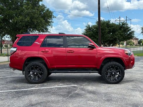 Used 2017 Toyota 4Runner TRD Off-Road Premium AWD/4WD image 4