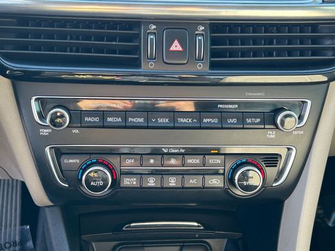 Used 2017 Kia Optima Premium image 21